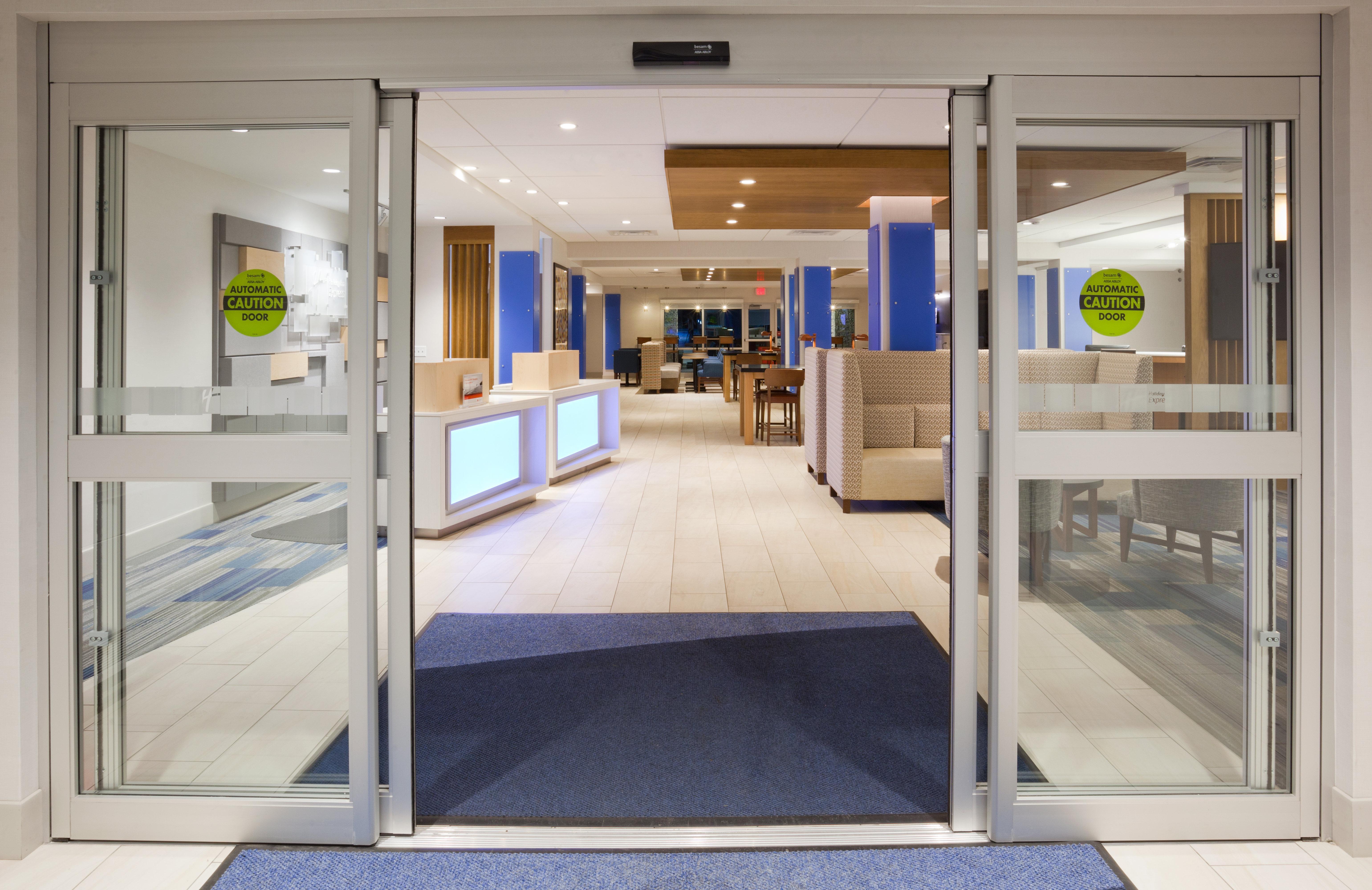 Holiday Inn Express And Suites Des Moines Downtown By Ihg Экстерьер фото